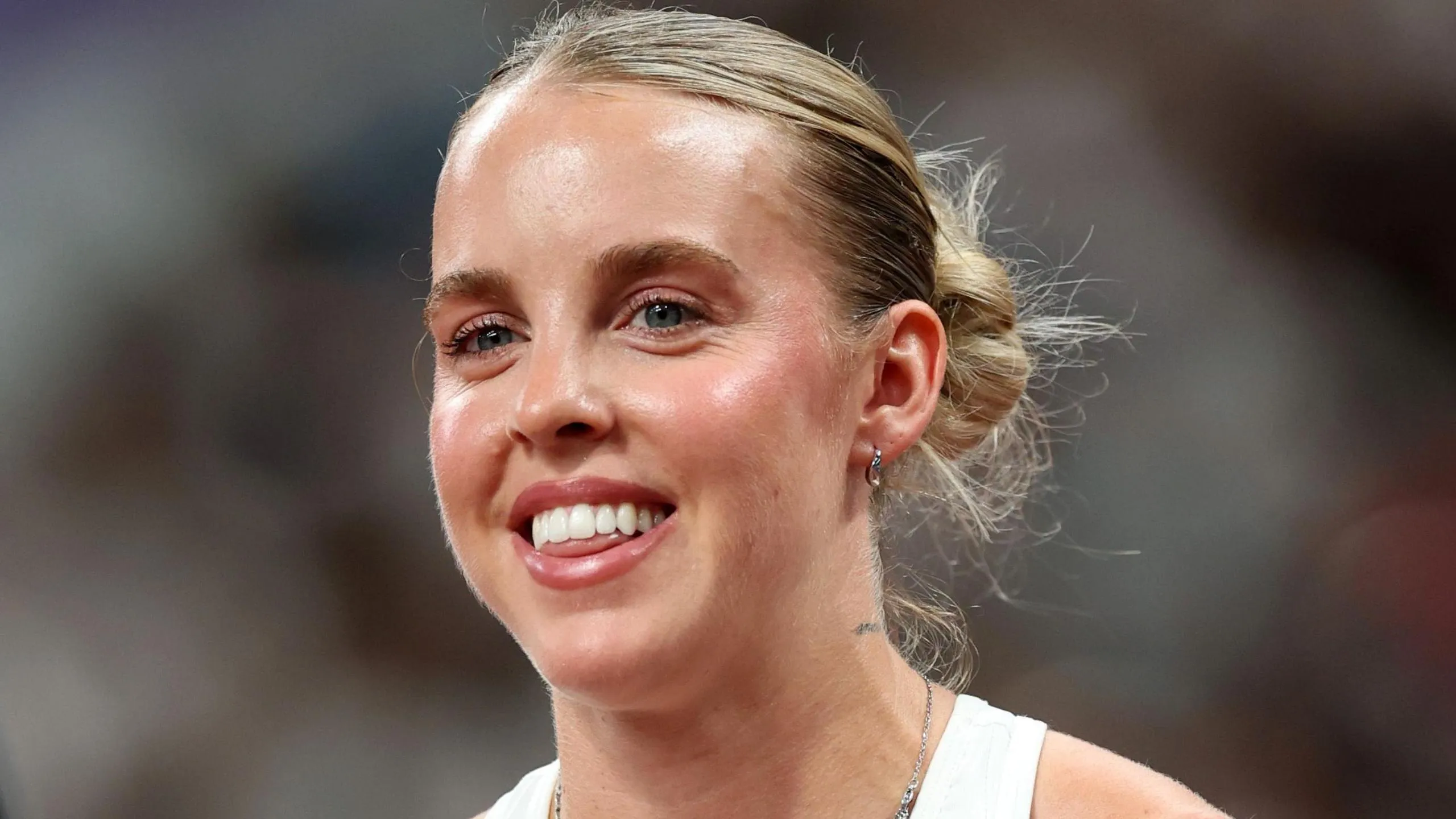 Hodgkinson Launches World Title Quest with Winning Start